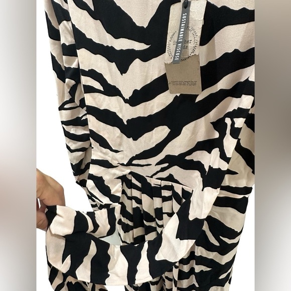 RIVER ISLAND Beige Animal Print Swing Midi Dress - Picture 10 of 13